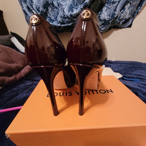 LV heels !!!! - Picture 2 of 3